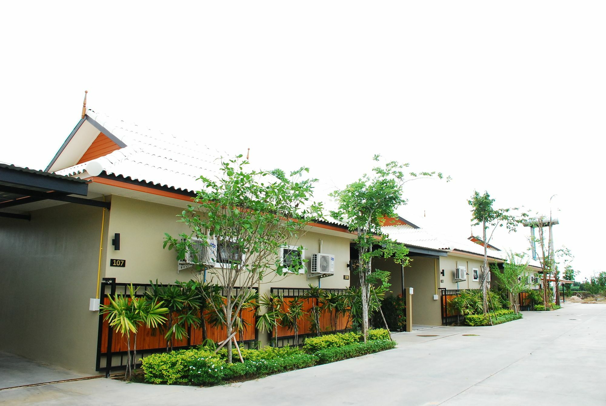 Tontan Resort Cha-Am Exterior photo