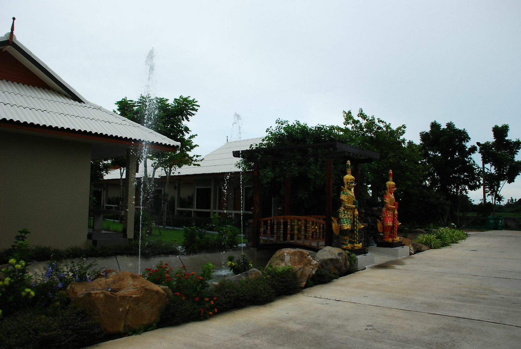 Tontan Resort Cha-Am Exterior photo